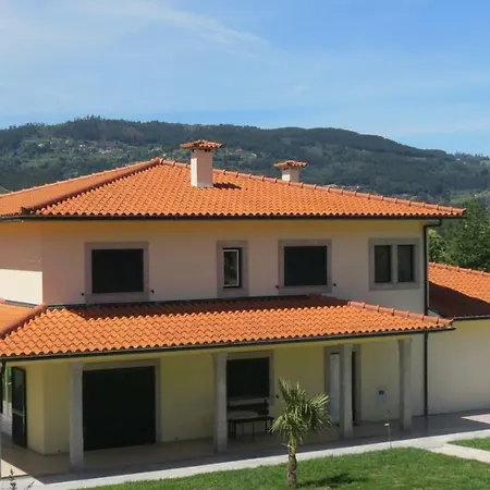 Casa Oliveiras Beiral do Lima