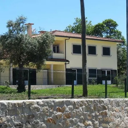 Casa Oliveiras Beiral do Lima