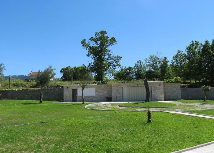 Casa Oliveiras * Beiral do Lima