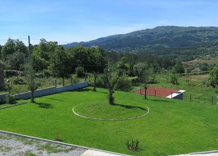 Casa Oliveiras * Beiral do Lima