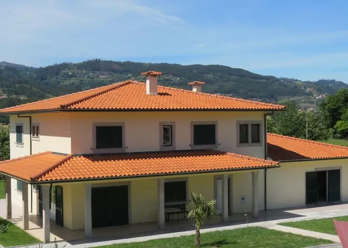 Casa Oliveiras Beiral do Lima