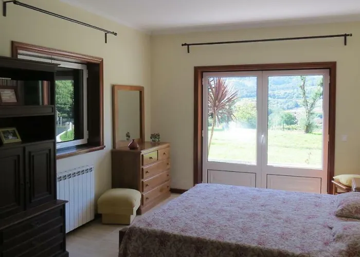 Casa Oliveiras * Beiral do Lima